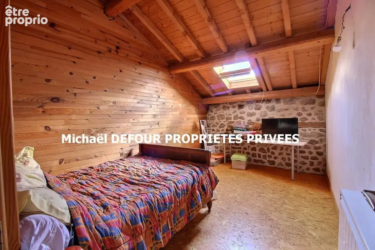 Bas-en-Basset 43210 Maison en pierre 177 m² 5 chambres - photo 9
