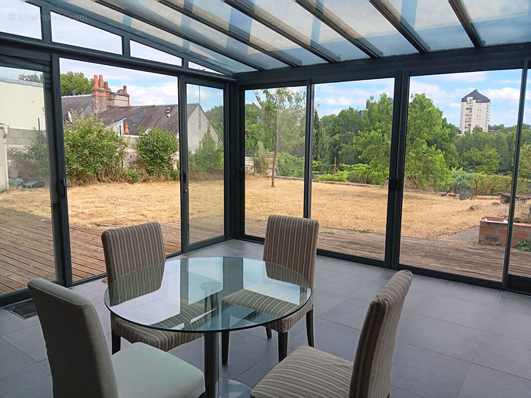 Maison à SAINT-CYR-SUR-LOIRE