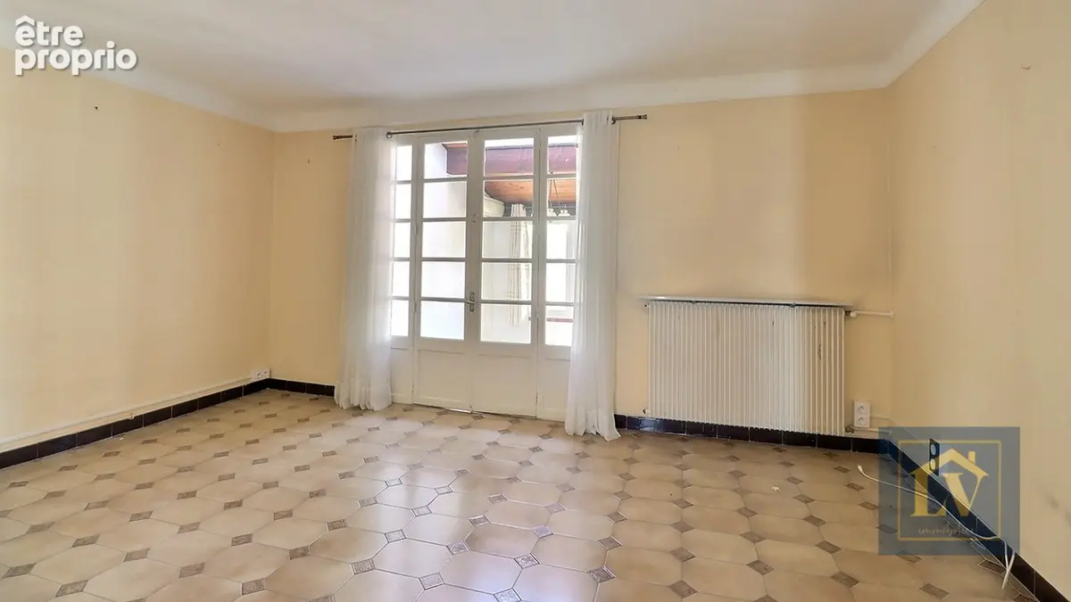A vendre Maison de 5 pièces en 3 faces avec garage - photo 2