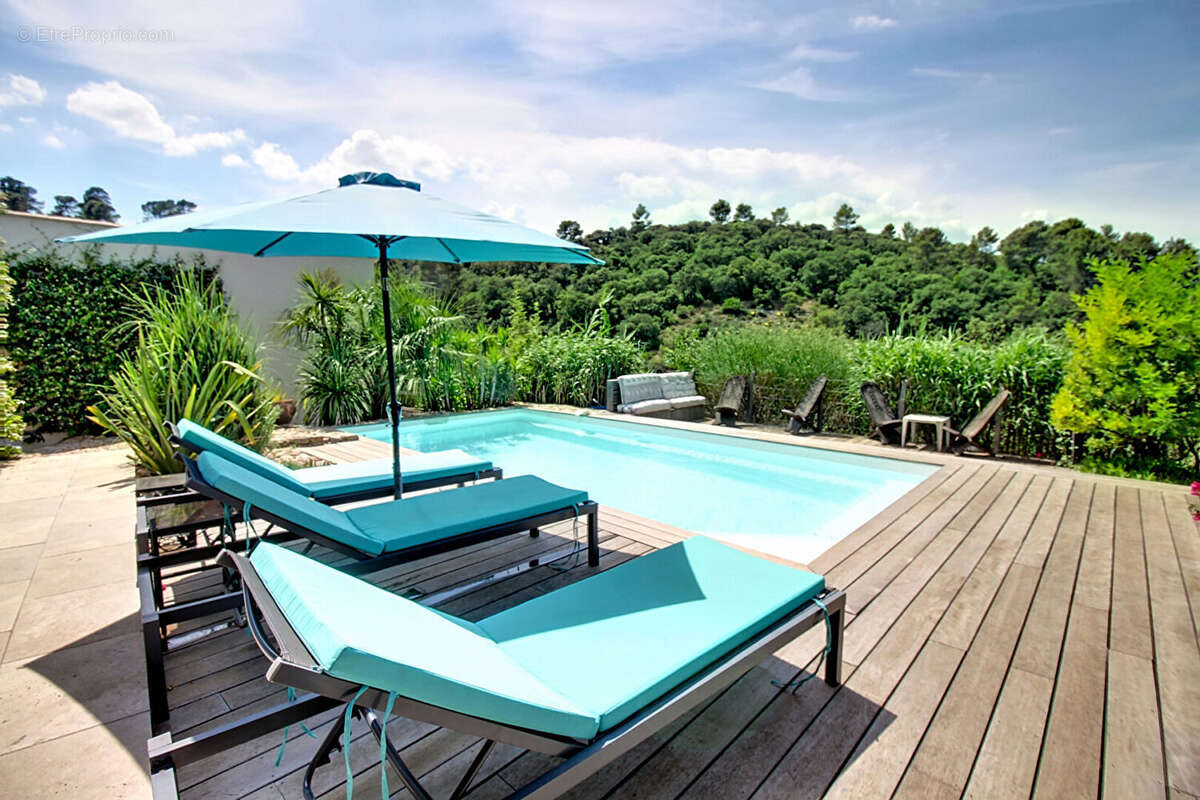A vendre en exclusivité a vendre à vidauban - villa contemporaine avec vue panoramique, piscine et prestations  de qualité ! - photo 18