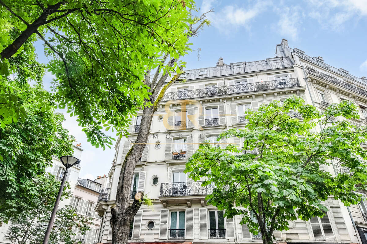 Appartement à PARIS-17E