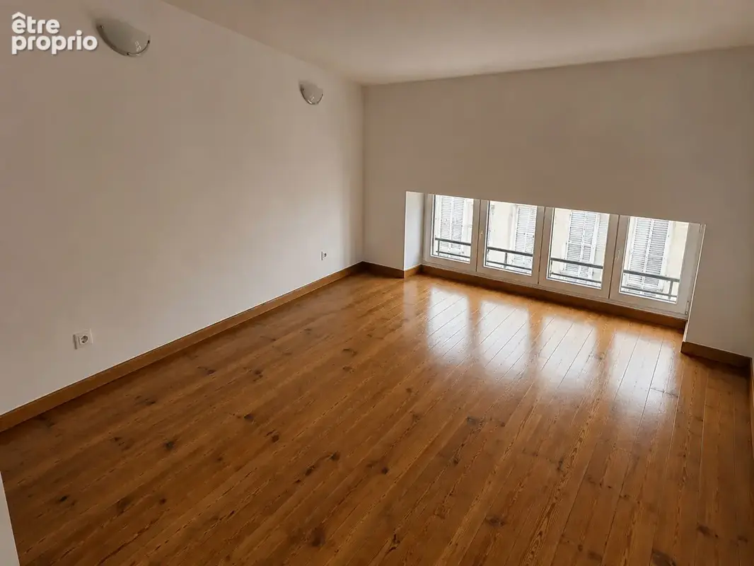 Bordeaux Victoire / Saint -Michel - Appartement 4 pièces de 76.6 m² avec garage - photo 7