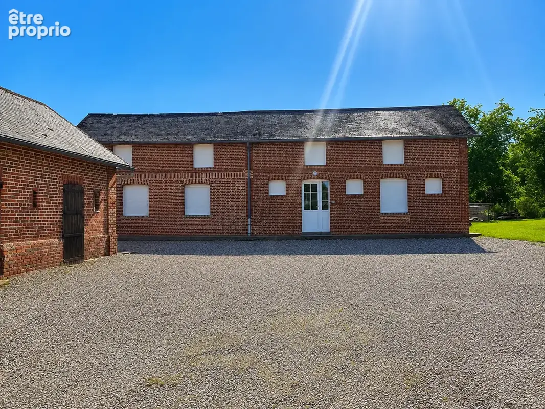 Propriete avec 2 maisons, grange et terrain - photo 9