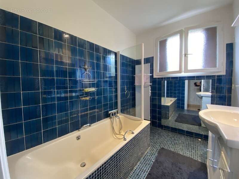 Dpt Vienne (86), à vendre CHATELLERAULT maison P6 de 143,55 m² - Terrain de 680 m² - photo 7