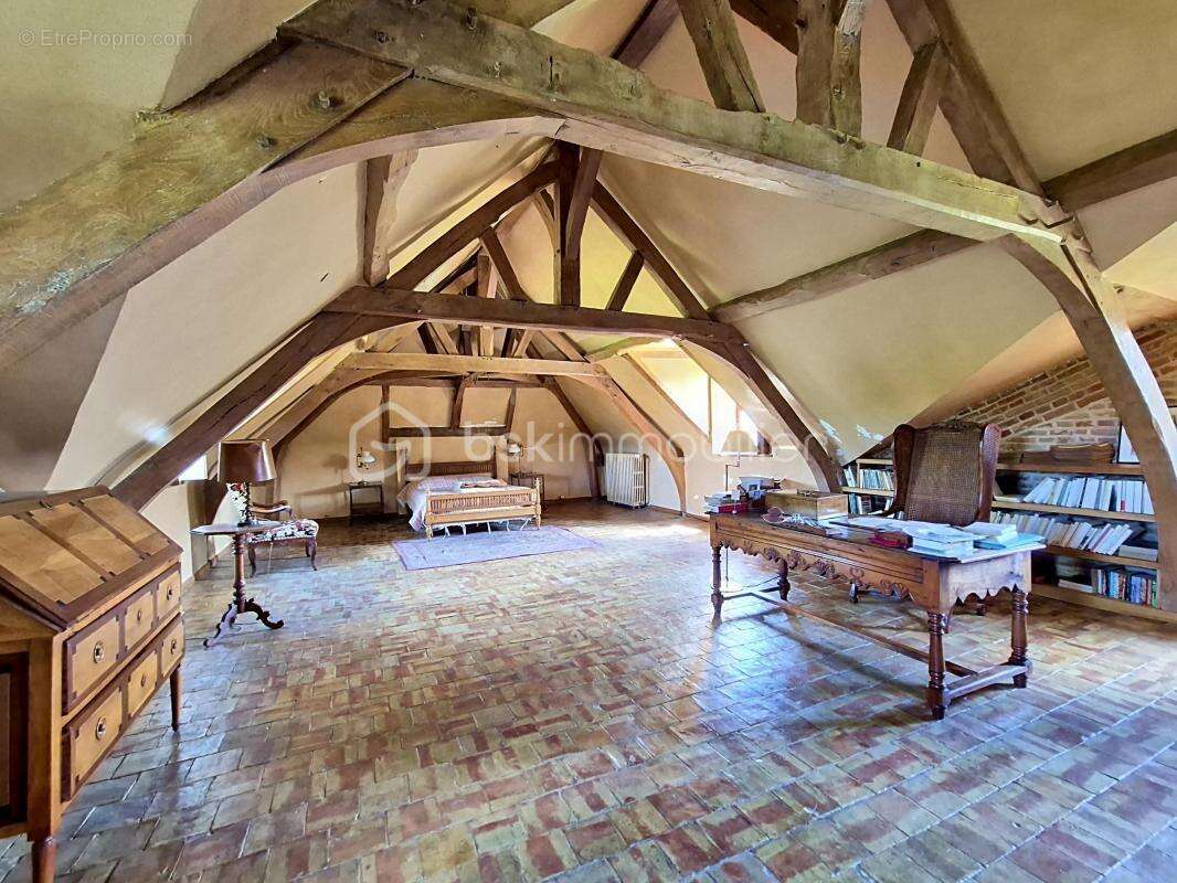 Élégante maison de maître, avec deux maisons d'amis, sur plus de 2Ha de terrain, à 9 kms de Honfleur ! - photo 16