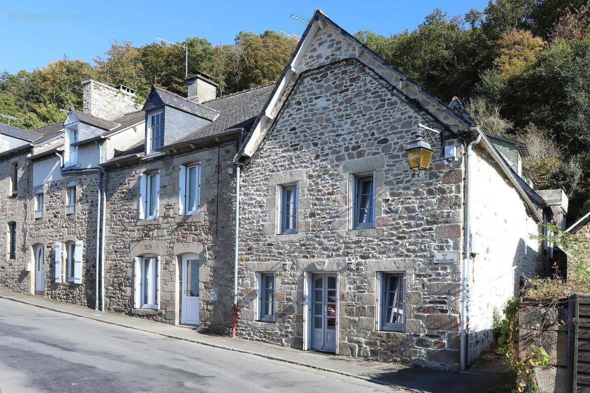 Maison à JUGON-LES-LACS