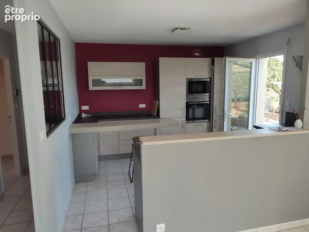 Maison 5 CHs, Bureau, Garage proche bourg - photo 5