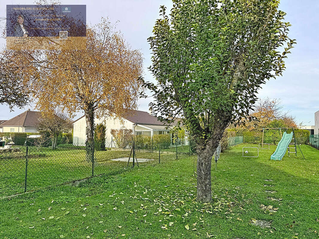 Maison à LA CHAPELLE-SAINT-LUC