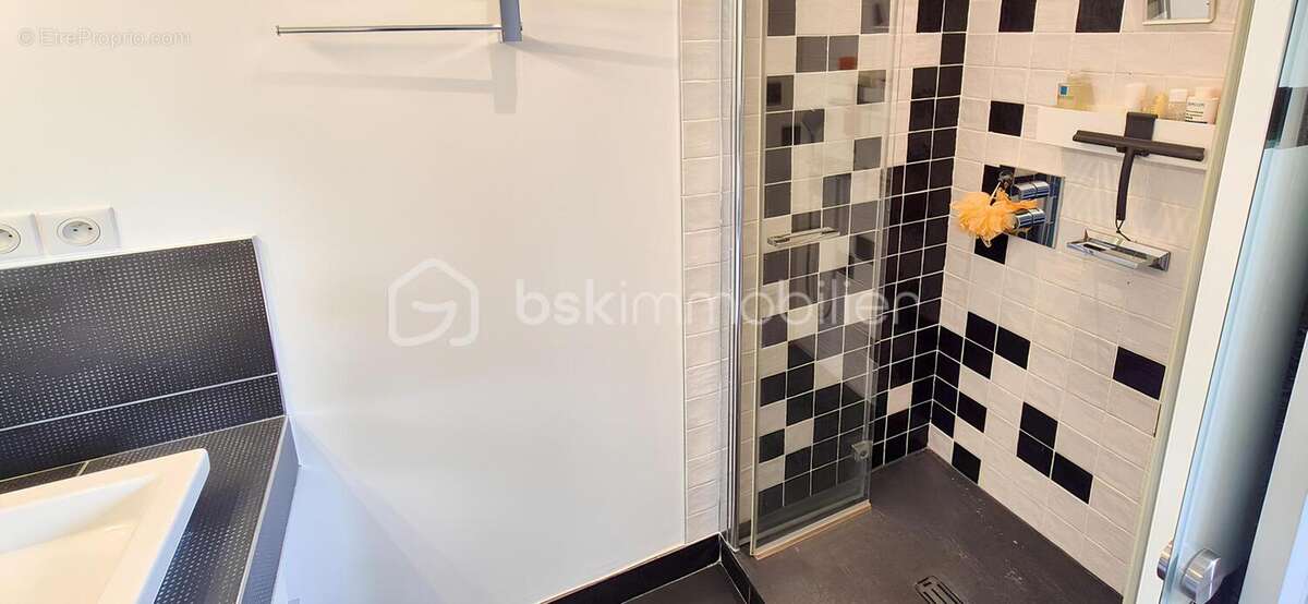 Commerce à BALLAINVILLIERS