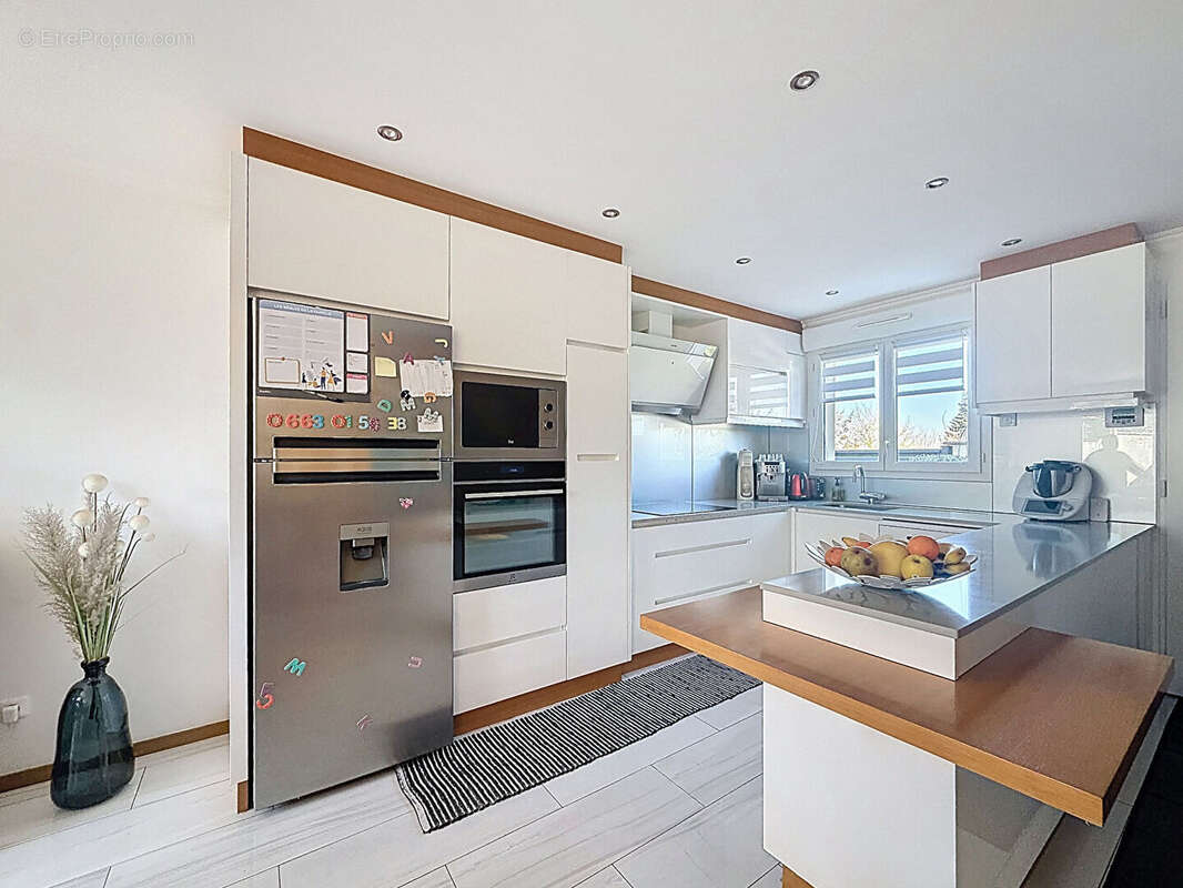 Maison à NEAUPHLE-LE-CHATEAU