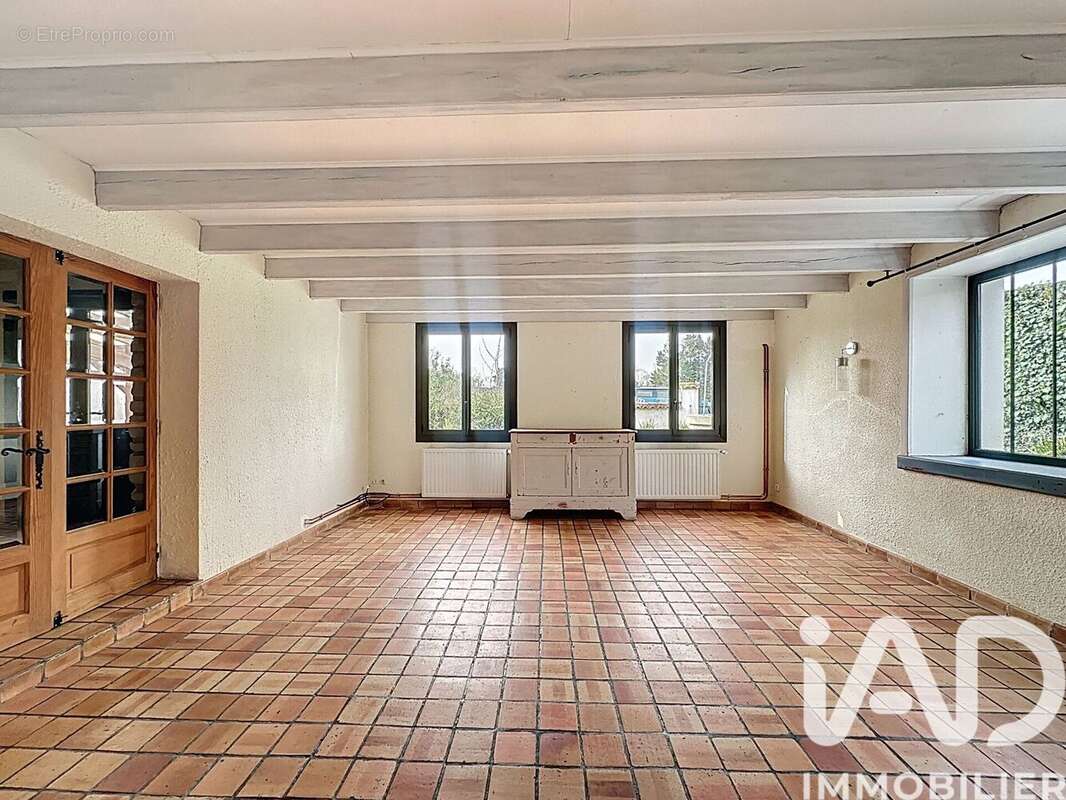 Maison 188 m² à Saint-Jean-De-Liversay  - photo 4