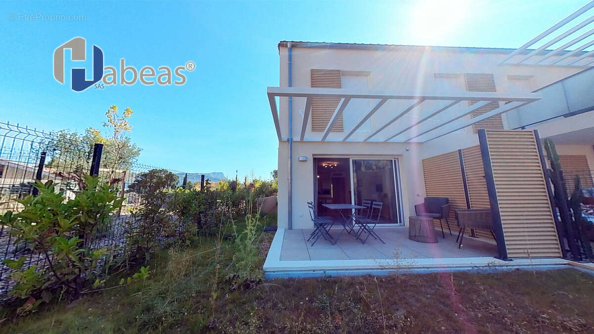 Maison à SAINT-PIERRE-DE-CHANDIEU