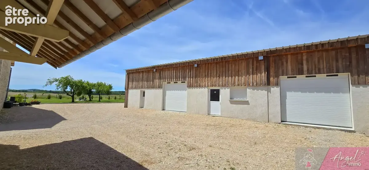 Propriété de caractère sur plus d'1 hectare de terrain - photo 21
