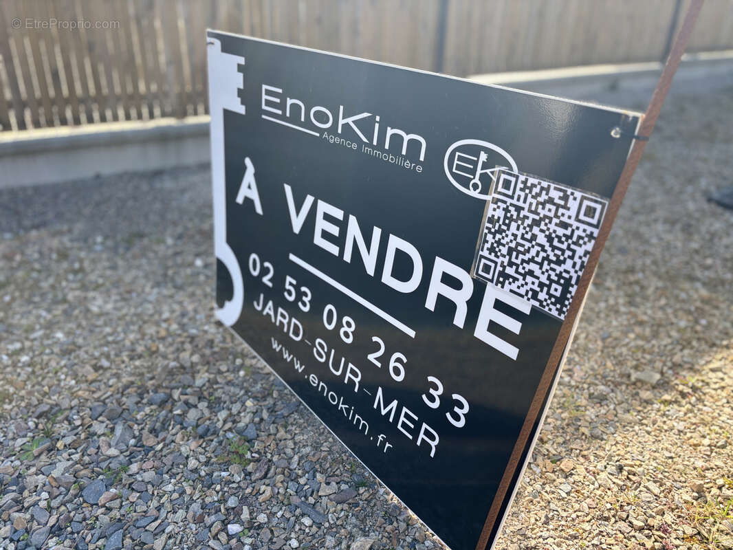 Terrain à TALMONT-SAINT-HILAIRE