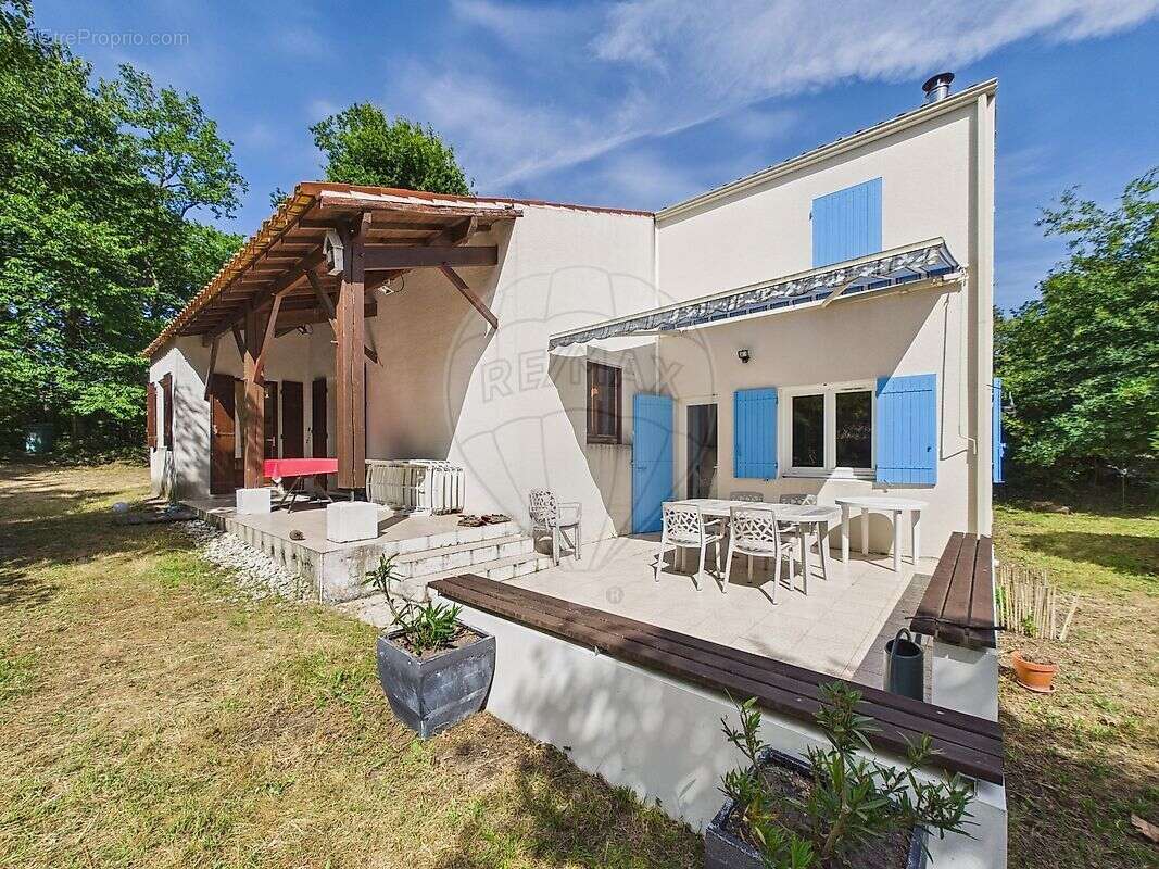 Maison à LES MATHES