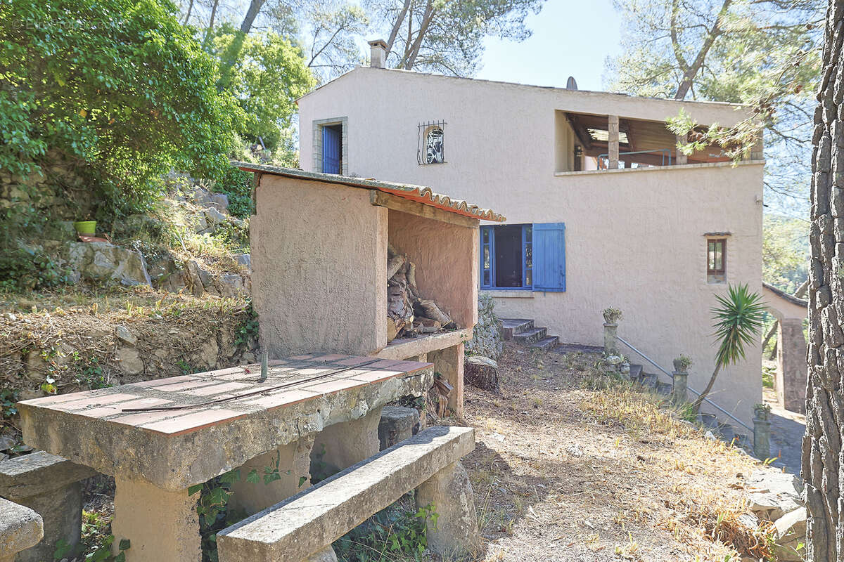 Maison à SOLLIES-TOUCAS