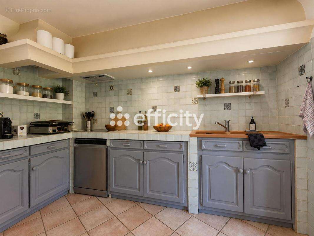 Maison 136 m² à Le Castellet  - photo 7