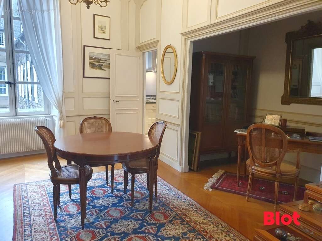 Appartement à FOUGERES