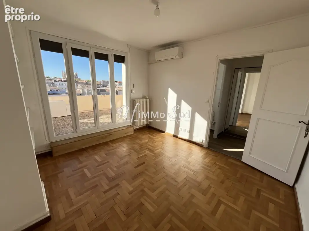 Appartement t4 de 110 m2 - ascenseur - terrasses - cellier - garage - photo 15