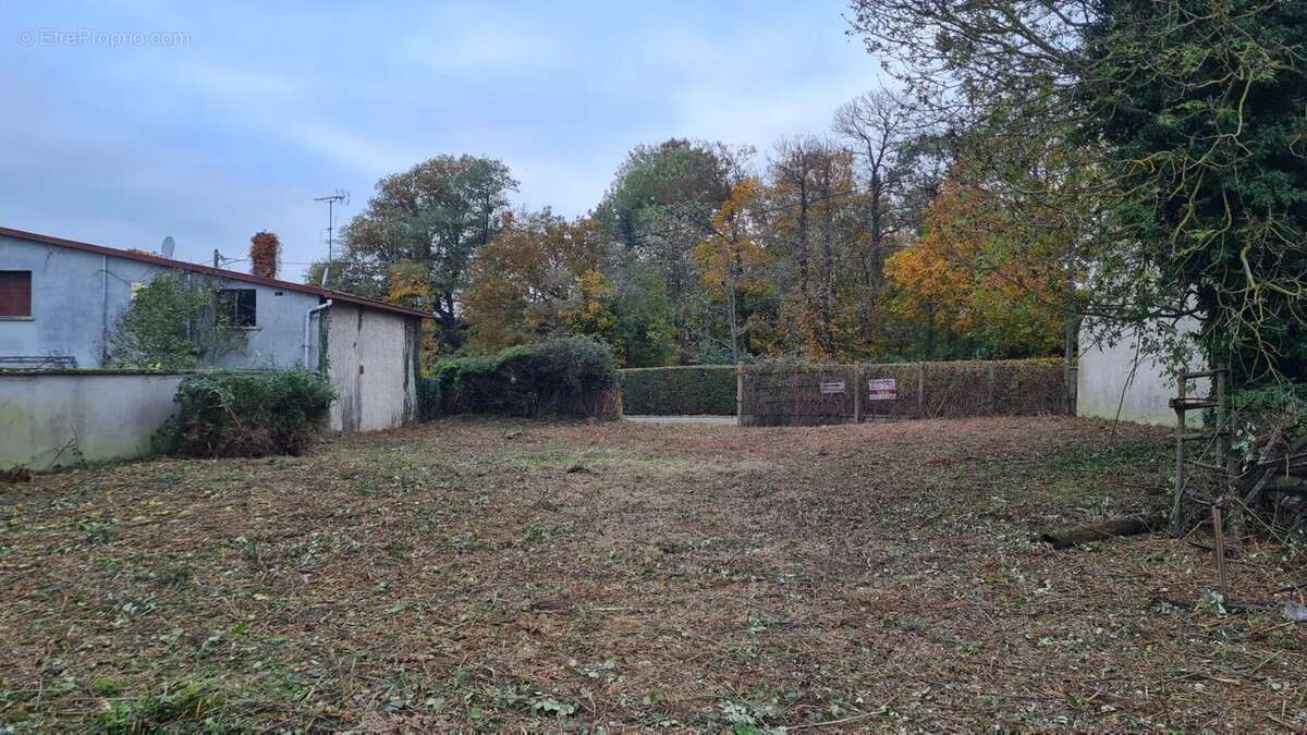 Terrain à MAINTENON