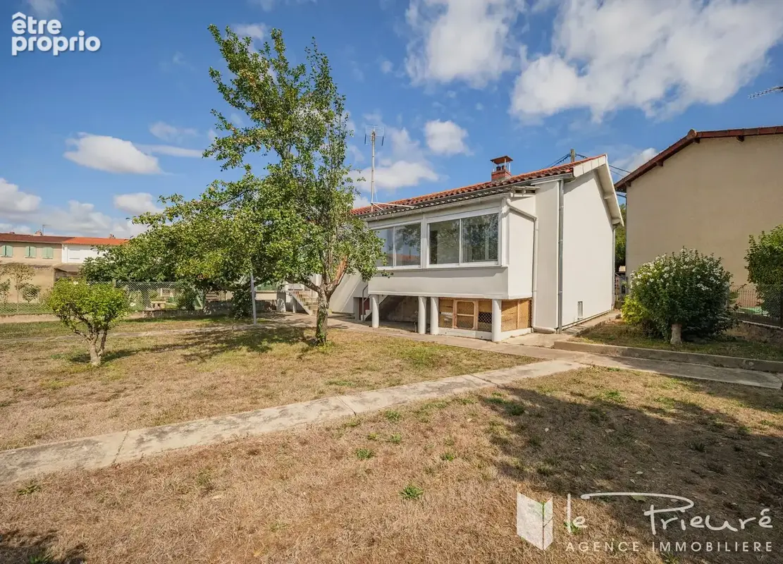 Carmaux ? Maison entièrement rénovée avec 2 chambres, jardin de plus de 620 m² et garage - photo 17