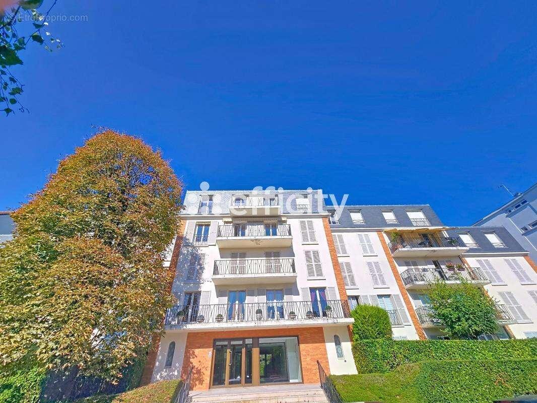 Appartement à LE PLESSIS-TREVISE