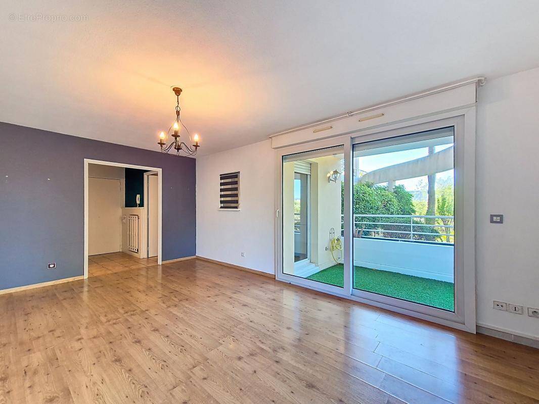 Appartement à LE CANNET