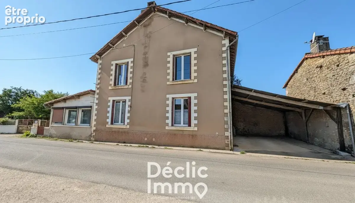 Maison familiale avec jardin et dépendances  entre Civray et Ruffec - photo 18