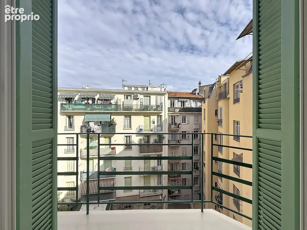 F2 nice - libération - balcon - rénové - photo 11