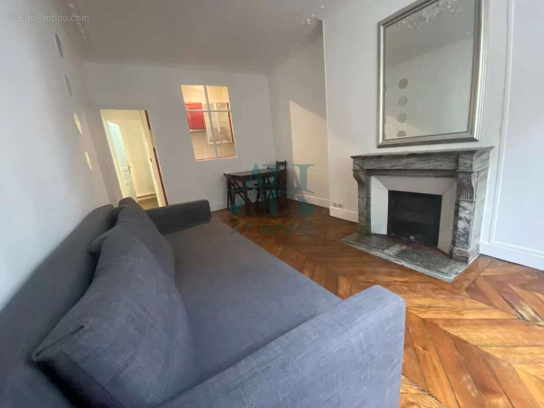 Appartement à PARIS-10E