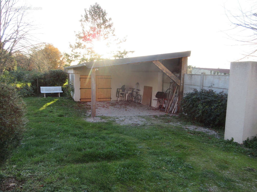 Maison à LE PONT-CHRETIEN-CHABENET