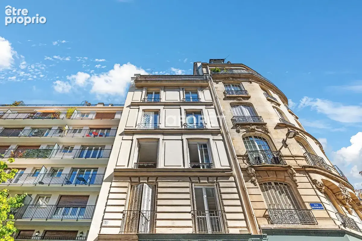 Paris 17ème - rennequin / courcelles - grand 2 pièces - calme - beaux volumes - photo 9