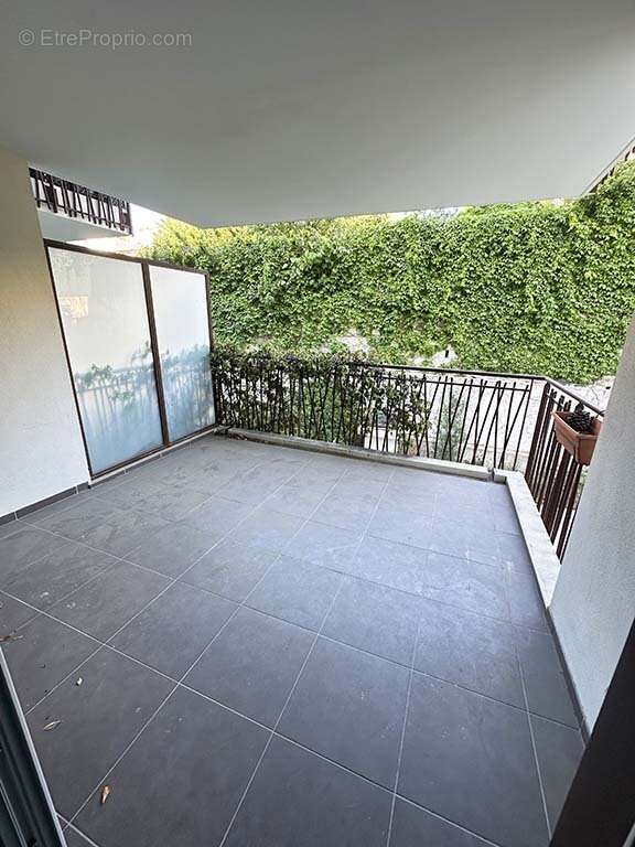 Appartement à MARSEILLE-4E