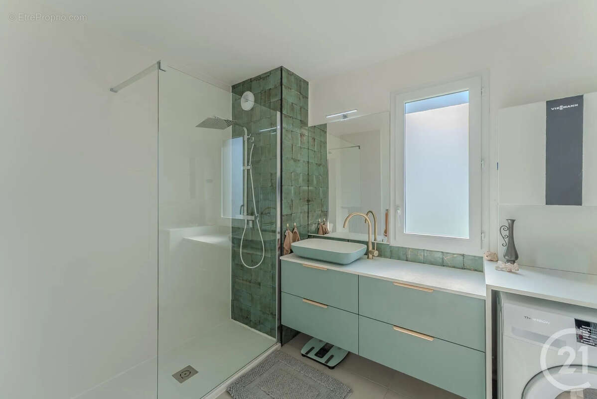 Appartement à EVIAN-LES-BAINS