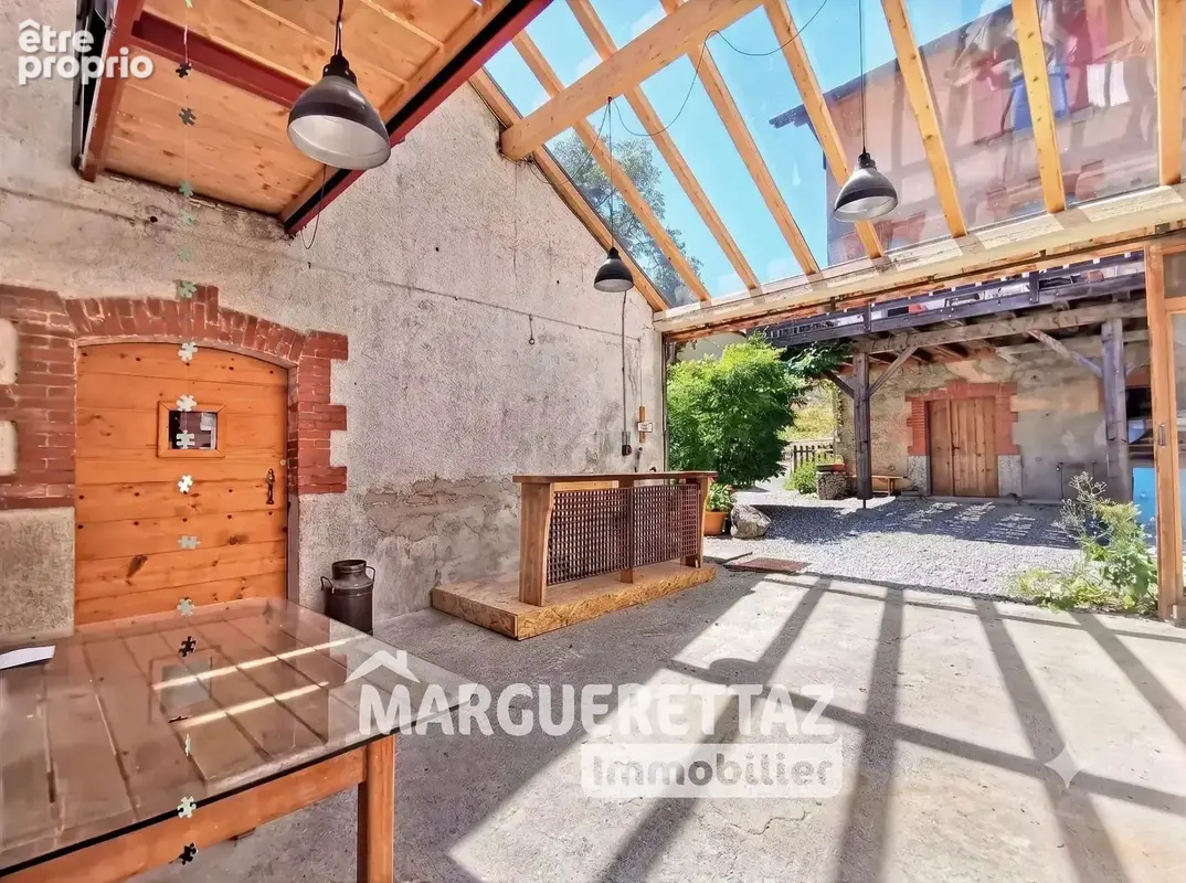 Ancienne fruitière d'exception - intégralement rénovée - 150 m² habitables - 4 chambres - vaste dépendance - terrain plat constr - photo 25