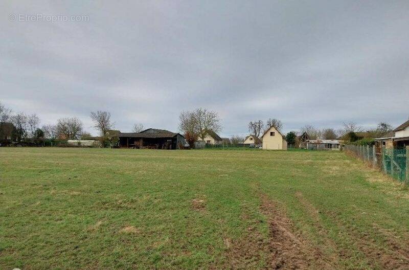 Terrain à LE NEUBOURG