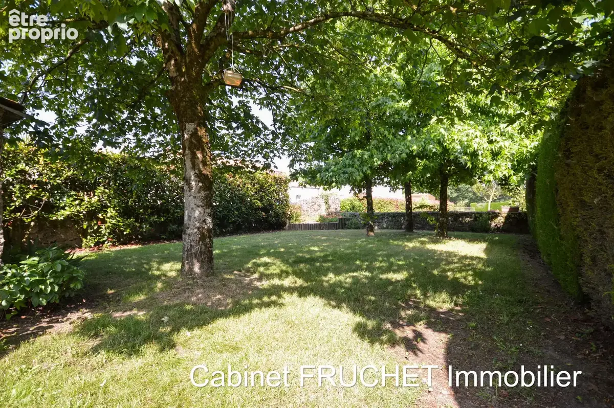 Jolie maison de village offrant de beaux volumes - photo 12