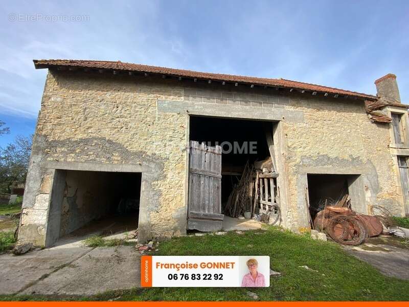 Maison à SAINT-GEORGES-DE-POISIEUX