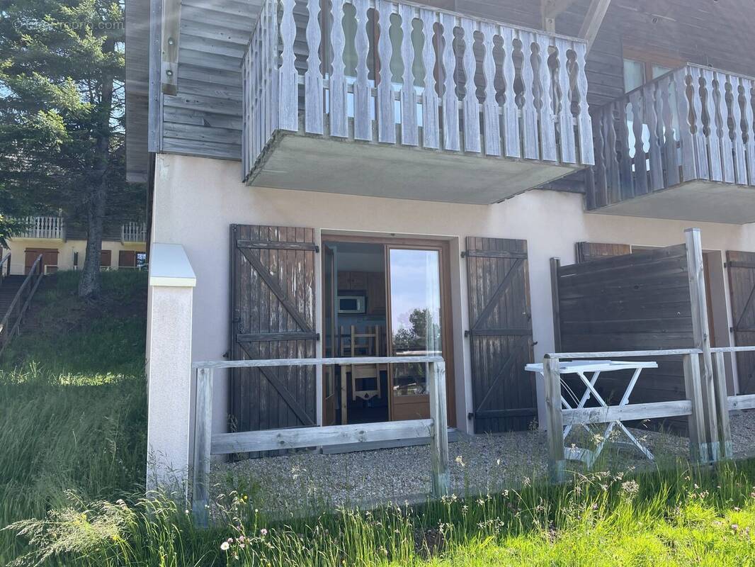 Appartement à BESSE-ET-SAINT-ANASTAISE