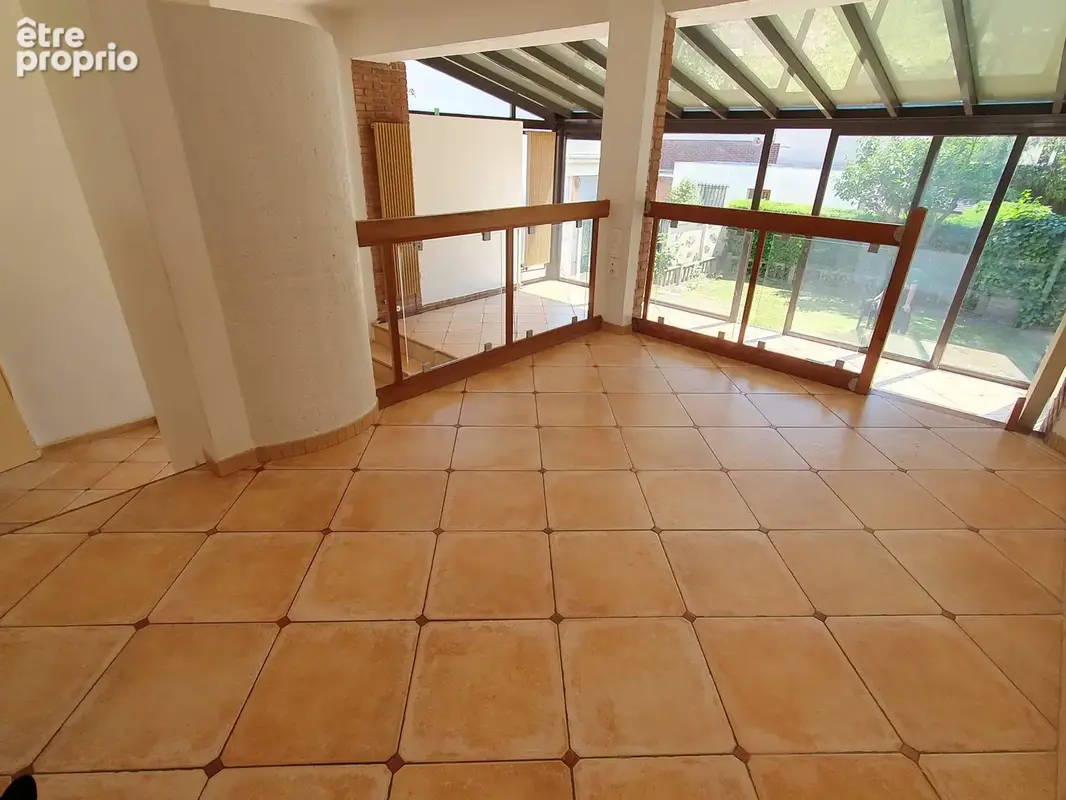Courtry, beau pavillon cinq chambres - photo 3
