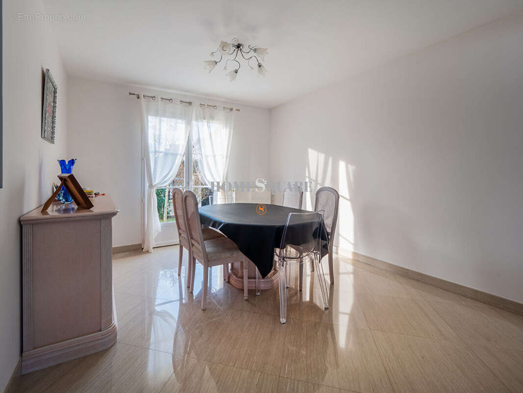 Maison à ORRY-LA-VILLE