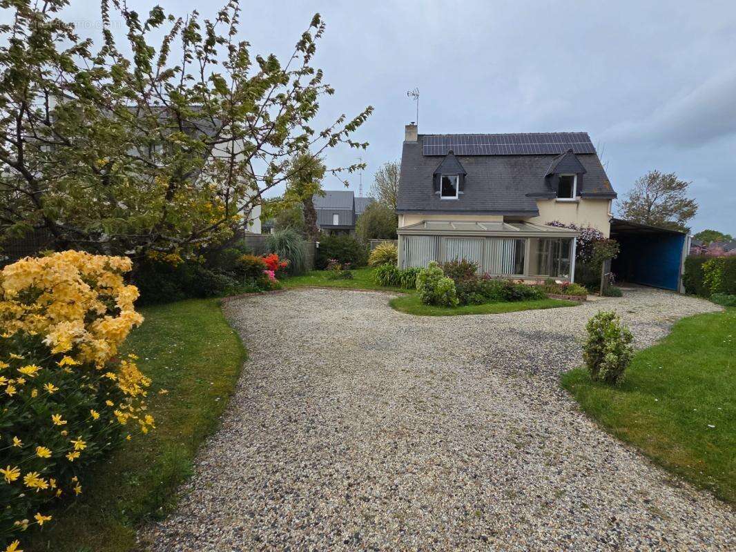 Maison de 101.52 m² plus une véranda de 14.50m² sur jardin clos de 552 m², 4 chambres. plages et commerces à pied - photo 2