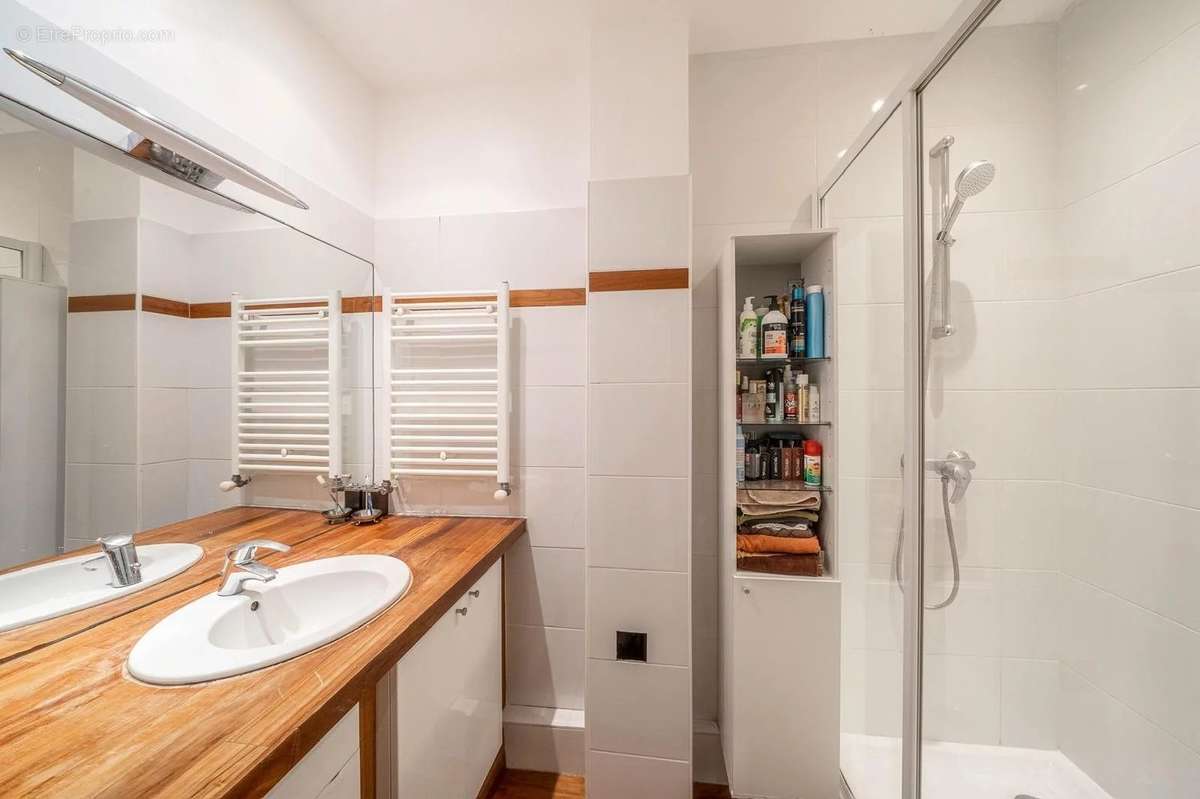 Appartement à PARIS-14E