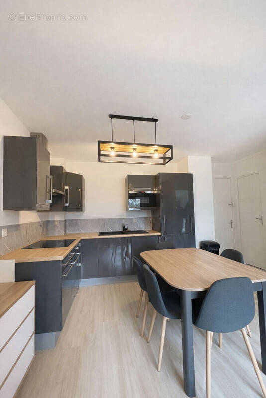 Appartement à LAMORLAYE