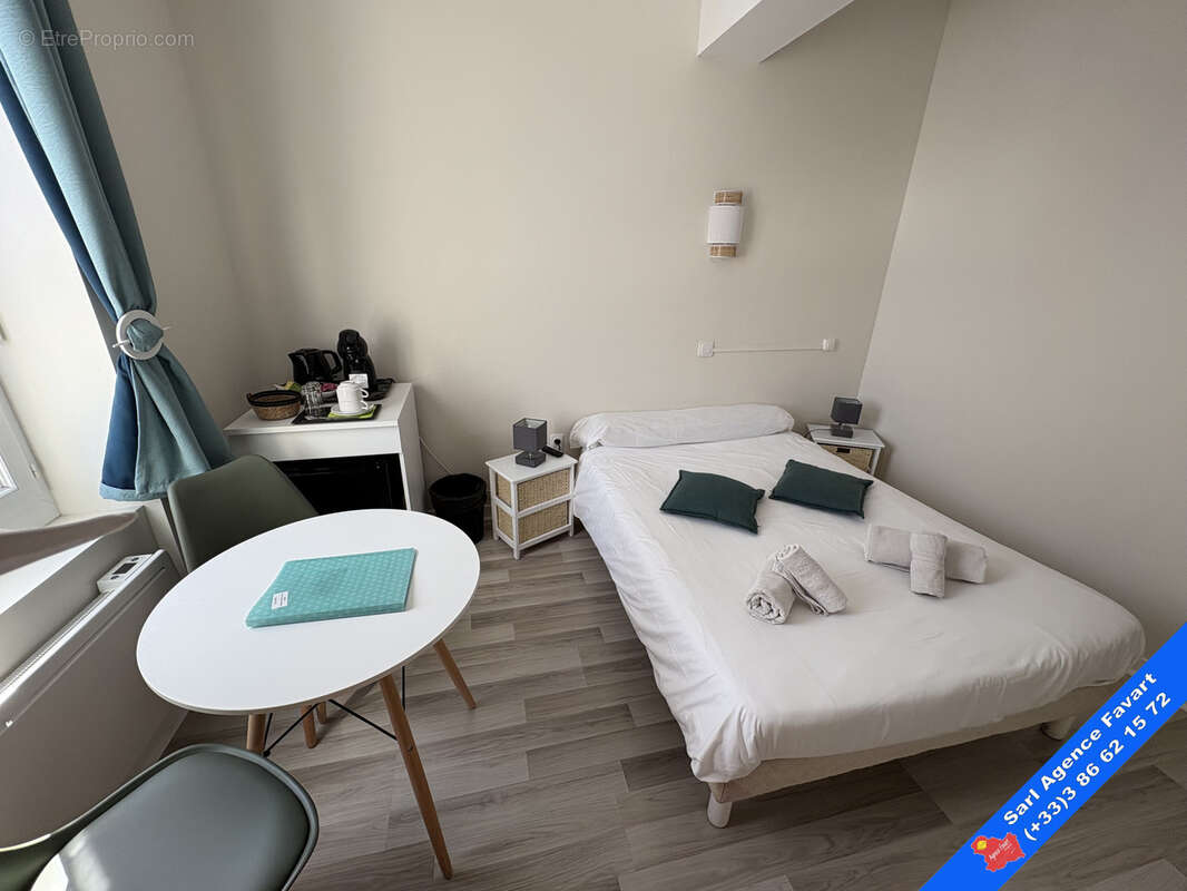 Appartement à LAROCHE-SAINT-CYDROINE