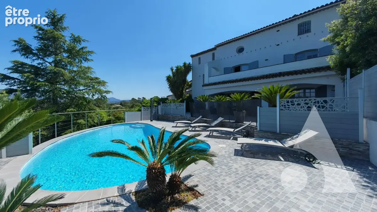 Saint-raphael superbe villa contemporaine avec piscine et 5 chambres - photo 2