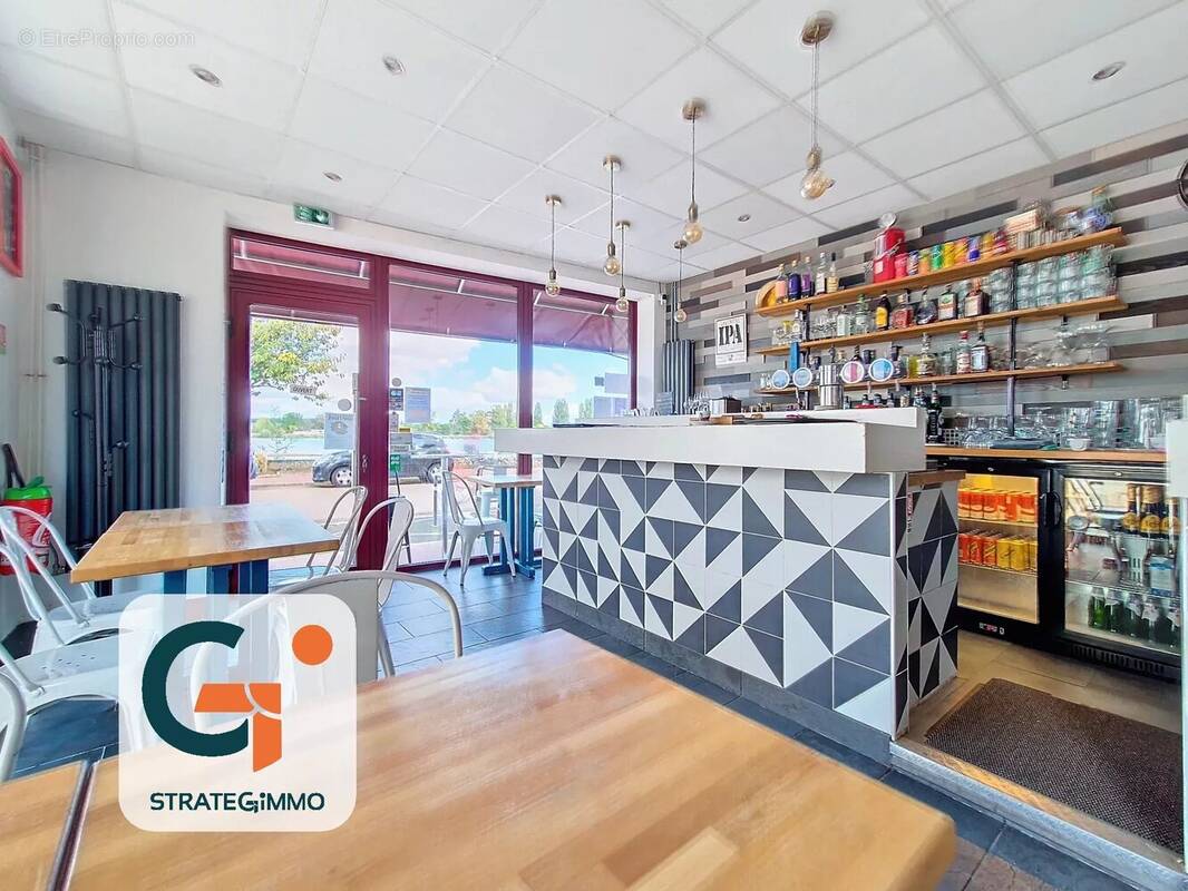 Commerce à LA BOUILLE