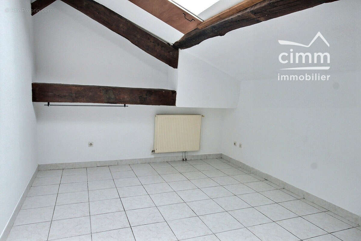 Maison 79 m² à La Cote-Saint-Andre  - photo 5