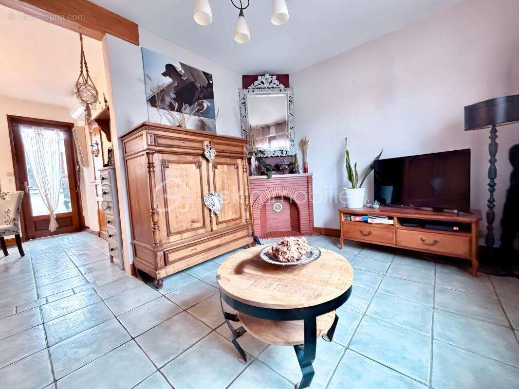 Maison à NEUVILLE-SUR-ESCAUT