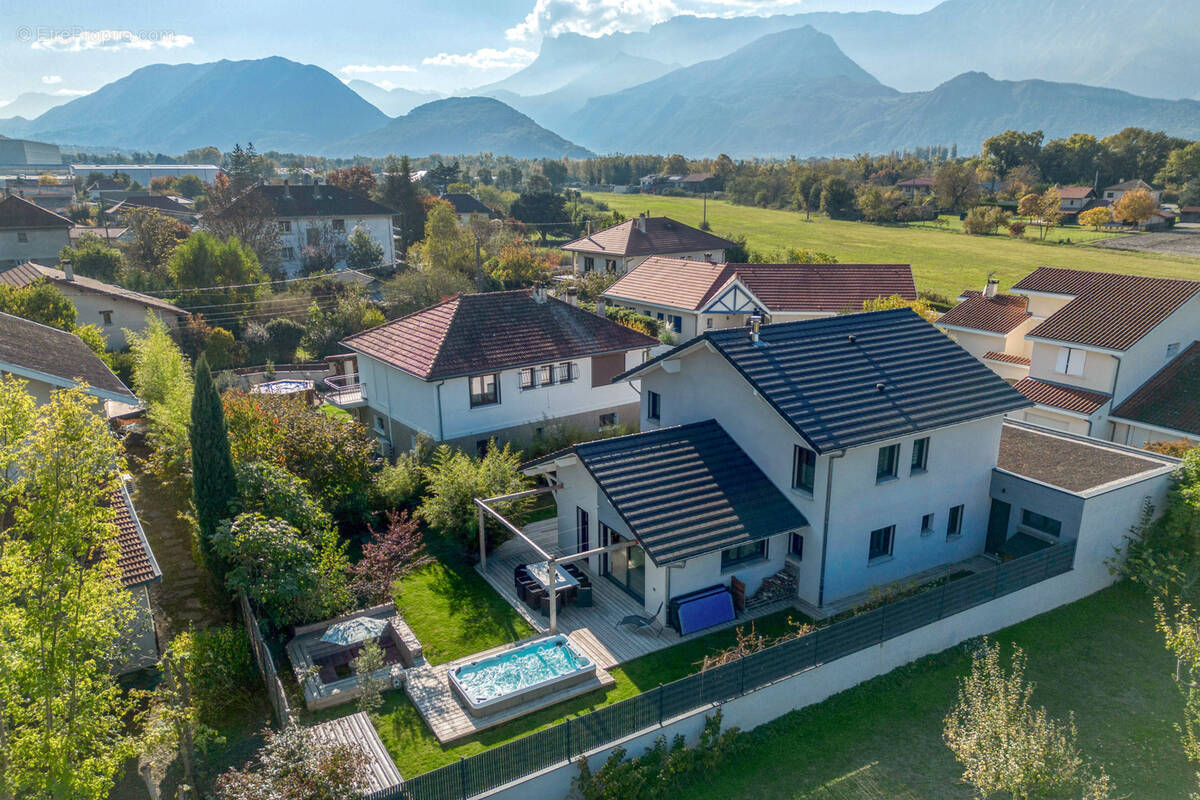 Maison à CHAMP-SUR-DRAC